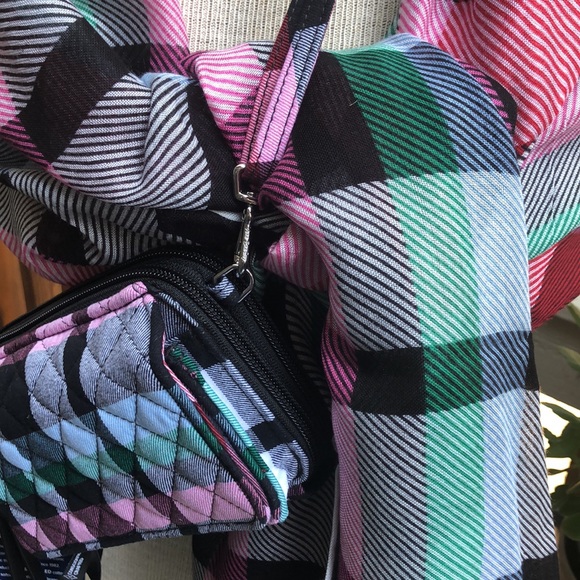 NWT CROSSBODY/WRISTLET & FRINGE SCARF SET by Vera Bradley - Picture 5 of 16